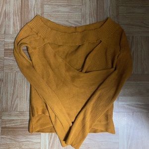 This is a crop top cut out shirt